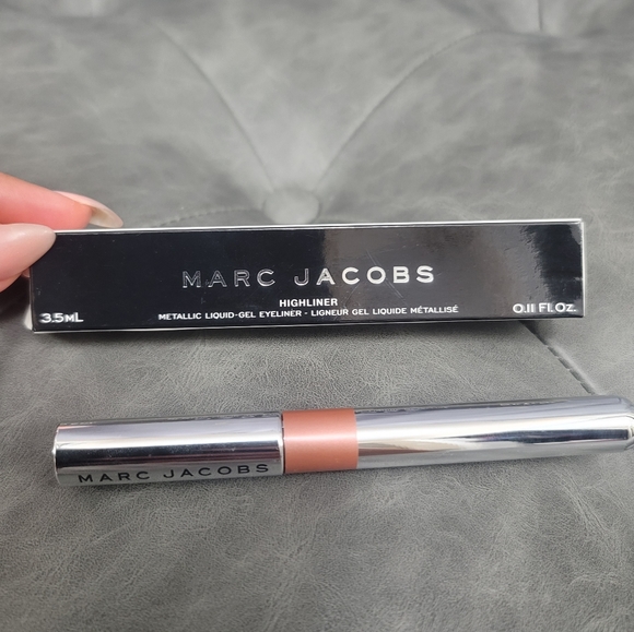 Marc Jacobs water proof liquid gel eyeliner - Picture 5 of 6